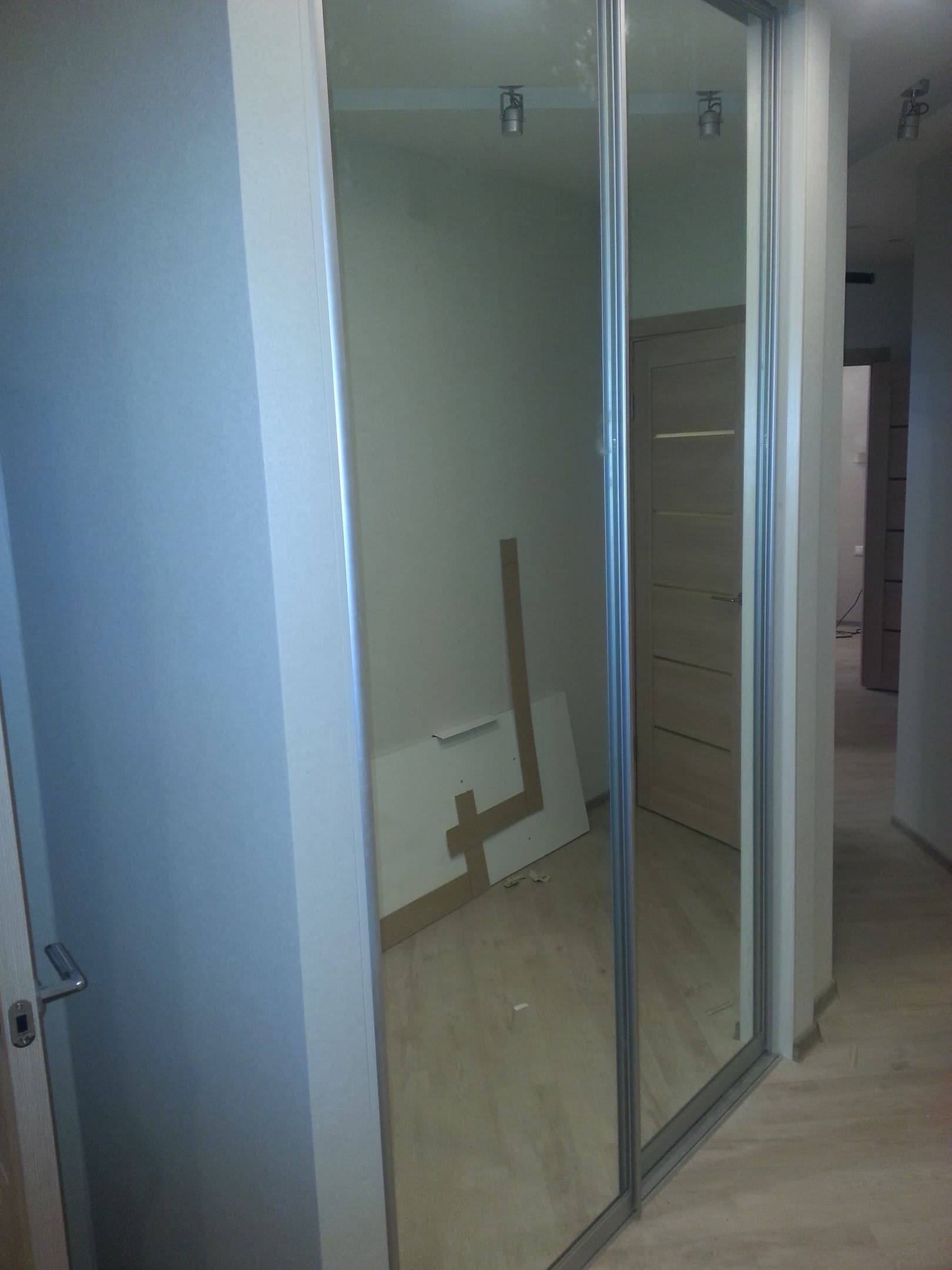 Шкаф в прихожую